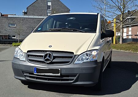 Mercedes-Benz Vito 9 Sitzer Taxi AHK Spiegeltaxameter