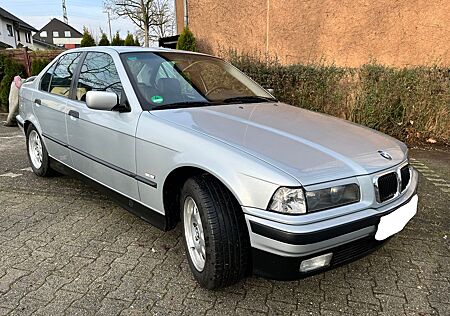 BMW 323i / Unfassbarer Pflegezustand