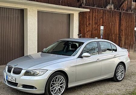 BMW 325xi -SHZ | PDC | Xenon | Kurvenlicht | Schkhft