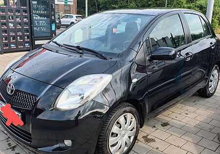 Toyota Yaris 1,3-l-VVT-i Cool Cool