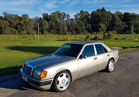 Mercedes-Benz E 300 24v