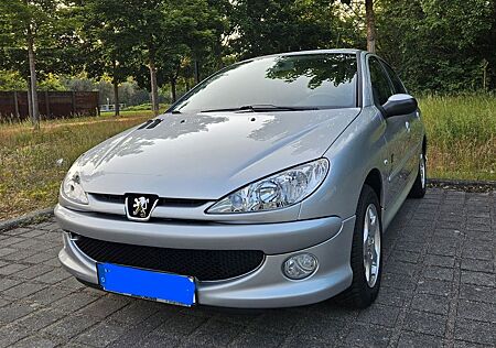 Peugeot 206 TÜV NEU, Klima, JBL