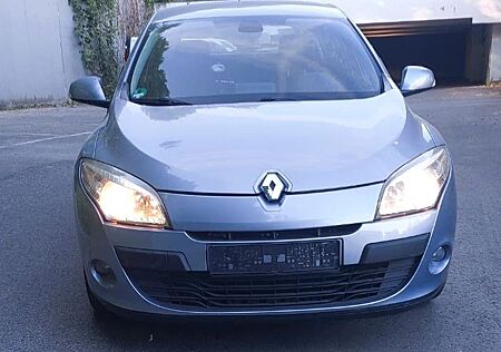 Renault Megane Dynamique 1.6 16V 110 Dynamique