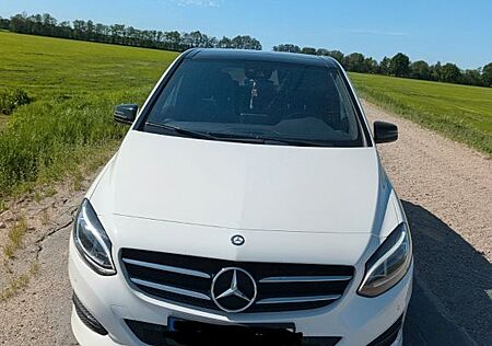 Mercedes-Benz B 220 Urban - 4 matic