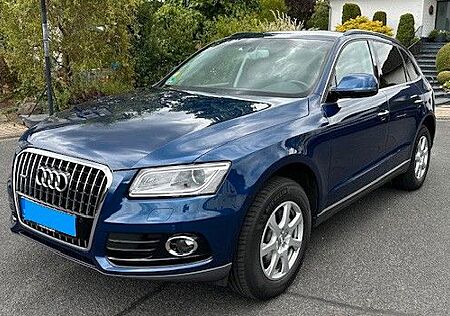 Audi Q5 2.0 TDI 140kW quattro - AHK