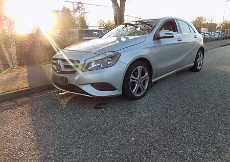 Mercedes-Benz A 180 A BlueEfficiency HU NEU