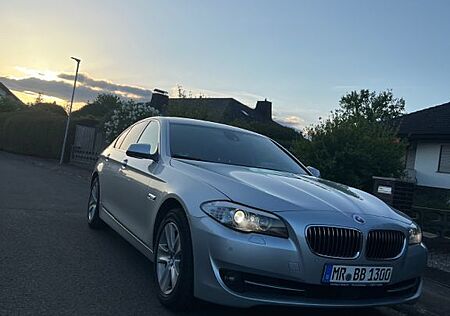 BMW 528i 3.0