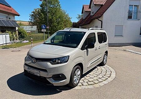 Toyota Pro Ace Proace City 1,2-l-Turbo 96kW L1 Team Deutsch...