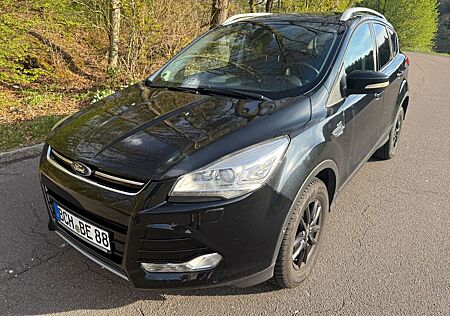 Ford Kuga 2,0 TDCi 4x4 Top-Ausstattung