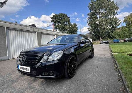 Mercedes-Benz E 200 W212 E-Klasse Leder PDC Standheizung Comand