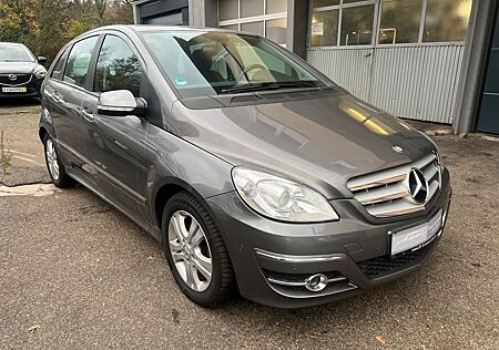 Mercedes-Benz B 180 CDI*Navi*Sitzhzg*Leder*Pan*2.Hand*DPF Voll