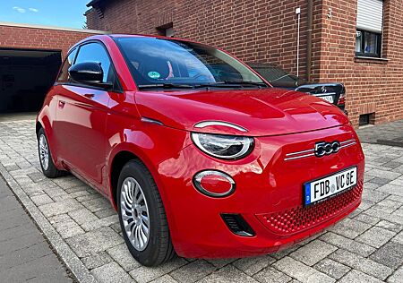 Fiat 500E RED 42 kWh 87KW (118PS) aus Gewinn