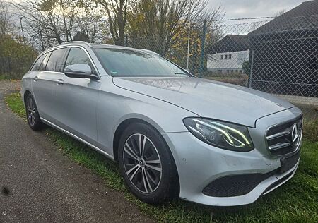 Mercedes-Benz E 200 d T Autom. - ADVANGARDE