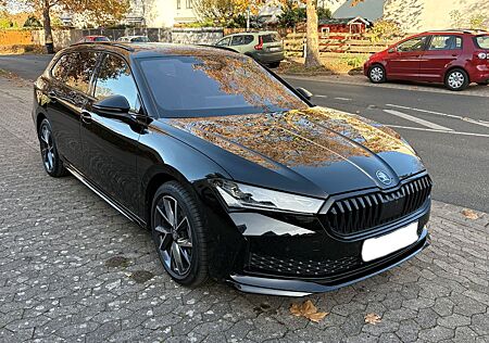 Skoda Superb 2.0 DSG 4x4 Sportline*Pano*Laser*NewModel