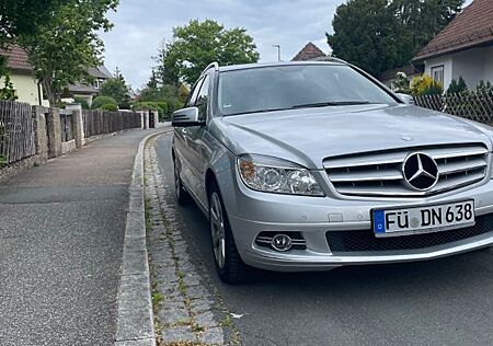 Mercedes-Benz 220