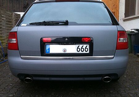 Audi A6 SHOWCAR 2.7 T quattro S6 light Used Optik