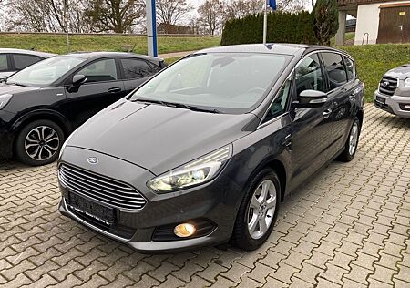 Ford S-Max Titanium
