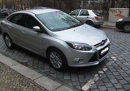 Ford Focus Titanium (Stufenheck)