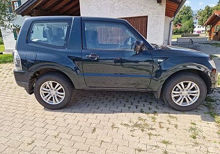 Mitsubishi Pajero 3,2 DI-D 4WD -