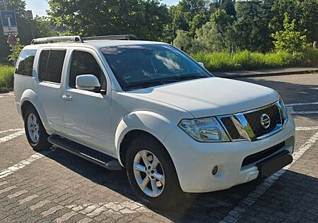 Nissan Pathfinder 2.5 dCi DPF SE 4WD, 7 Sitzer, AHK
