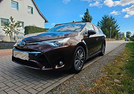 Toyota Avensis 2,0-l-D-4D Business Ed. Touring Spor...