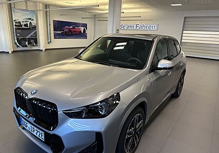 BMW iX1 xDrive30 M Sport AHK