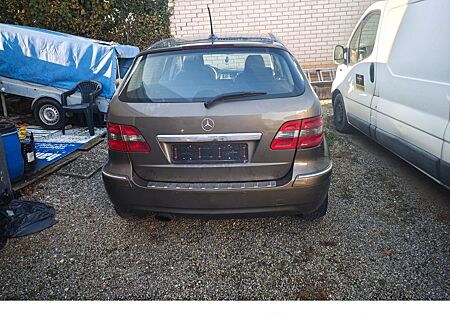 Mercedes-Benz B 180 BlueEFFICIENCY -