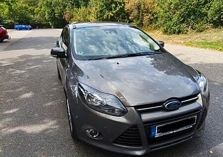 Ford Focus 1,6 EcoBoost 110kW Titanium sehr gepflegt