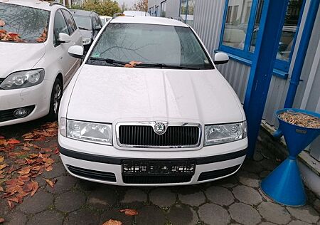 Skoda Octavia Combi Tour.Klima.TÜ 10.25.1Hand.guter Zustand