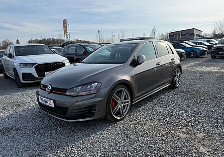 VW Golf Volkswagen VII Lim. GTI Performance BMT