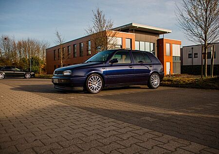 VW Golf Volkswagen 1.6 Standard