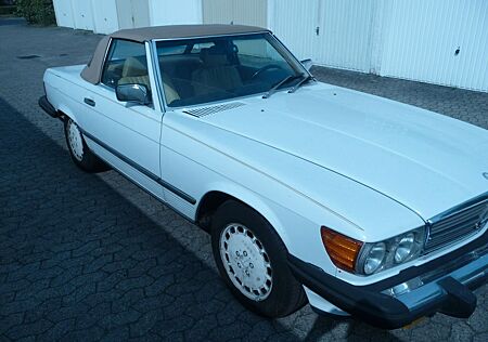 Mercedes-Benz SL 560