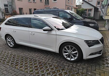 Skoda Superb 2.0 TDI 190PS DSG Style ACC Combi