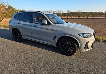 BMW X3 M X3 xDrive 30 d Mild-Hybrid AHK Panorama