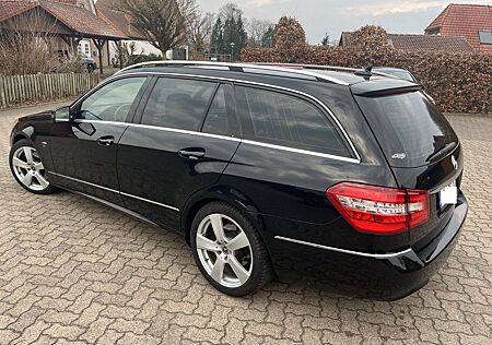 Mercedes-Benz E 300 CDI T BlueEFFICIENCY Elegance