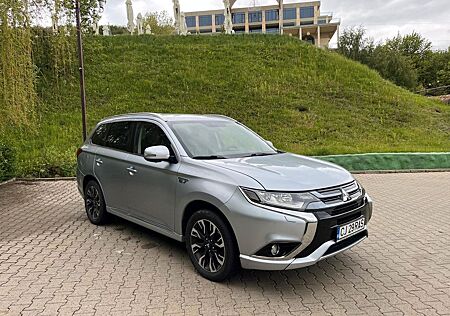 Mitsubishi Plug in Hybrid Outlander PHEV Outlander 2.0 **New battery**08- 2022
