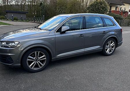 Audi Q7 3.0 TDI quattro tiptronic -