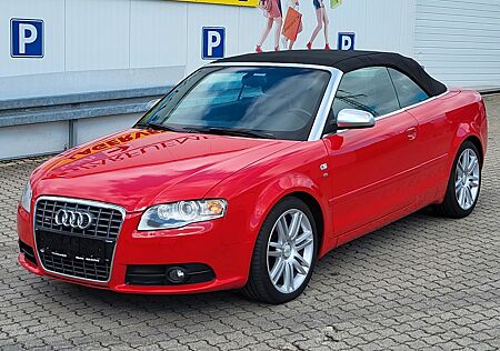 Audi S4 4.2 V8 tiptronic quattro/Leder/Navi/Xenon