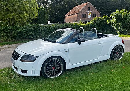 Audi TT Roadster 1.8T quattro 165 kW -