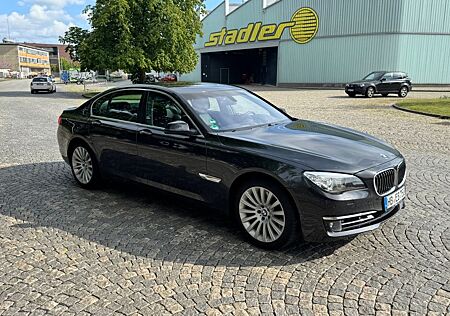 BMW 750Li - sehr gepflegt