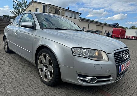 Audi A4 Lim. 2.0 TFSI quattro S Line Sport pro*Bose *