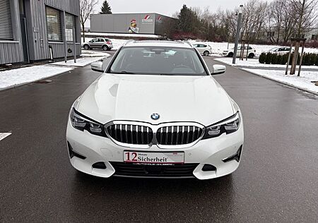BMW 320 d xDrive Luxury Line*Navi*Pano*AHK*Wenig KM
