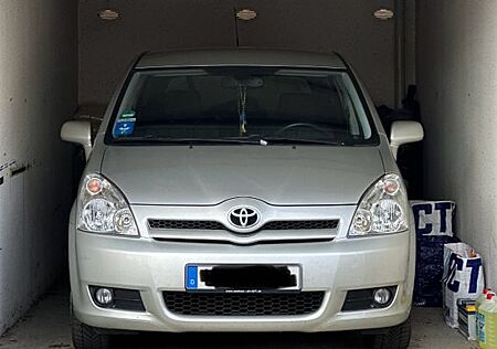 Toyota Corolla Verso 1.8-l-VVT-i Executive Multi-Mo...