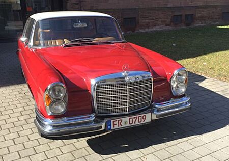 Mercedes-Benz 280 SE Coupe Automatic
