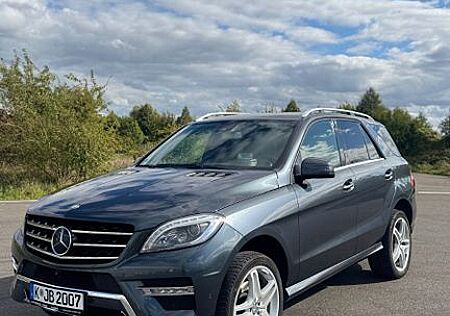 Mercedes-Benz ML 350 BlueTEC 4MATIC - AMG-Paket