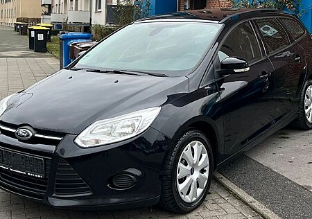 Ford Focus Turnier *KLIMA-ALLWETTER-TÜV NEU*