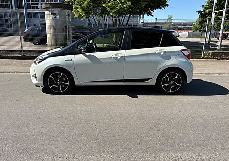 Toyota Yaris 1,5-l-VVT-i Hybrid CVT Style Selection...