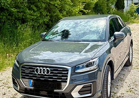 Audi Q2 40 TFSI S tronic quattro design design