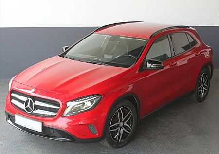 Mercedes-Benz GLA 220 CDI Urban Night-Paket Bi-Xenon AMG-Alu18