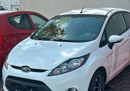 Ford Fiesta 1,25 60kW TÜV bis 08.26